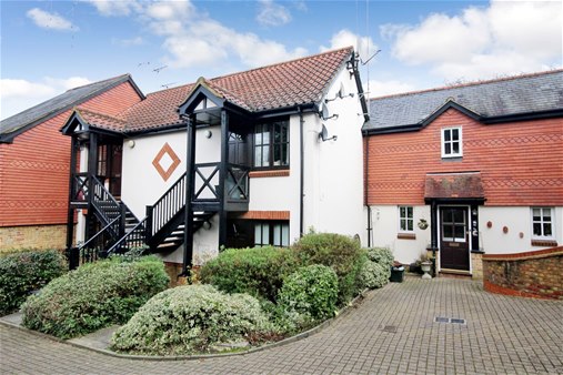 Cosne Mews, Harpenden, AL5 1DP